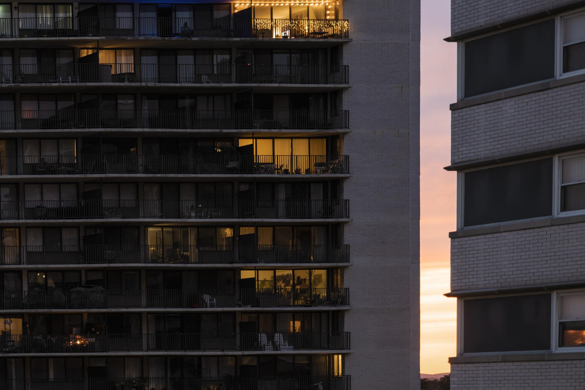 fațadă apartament modern în oraș
